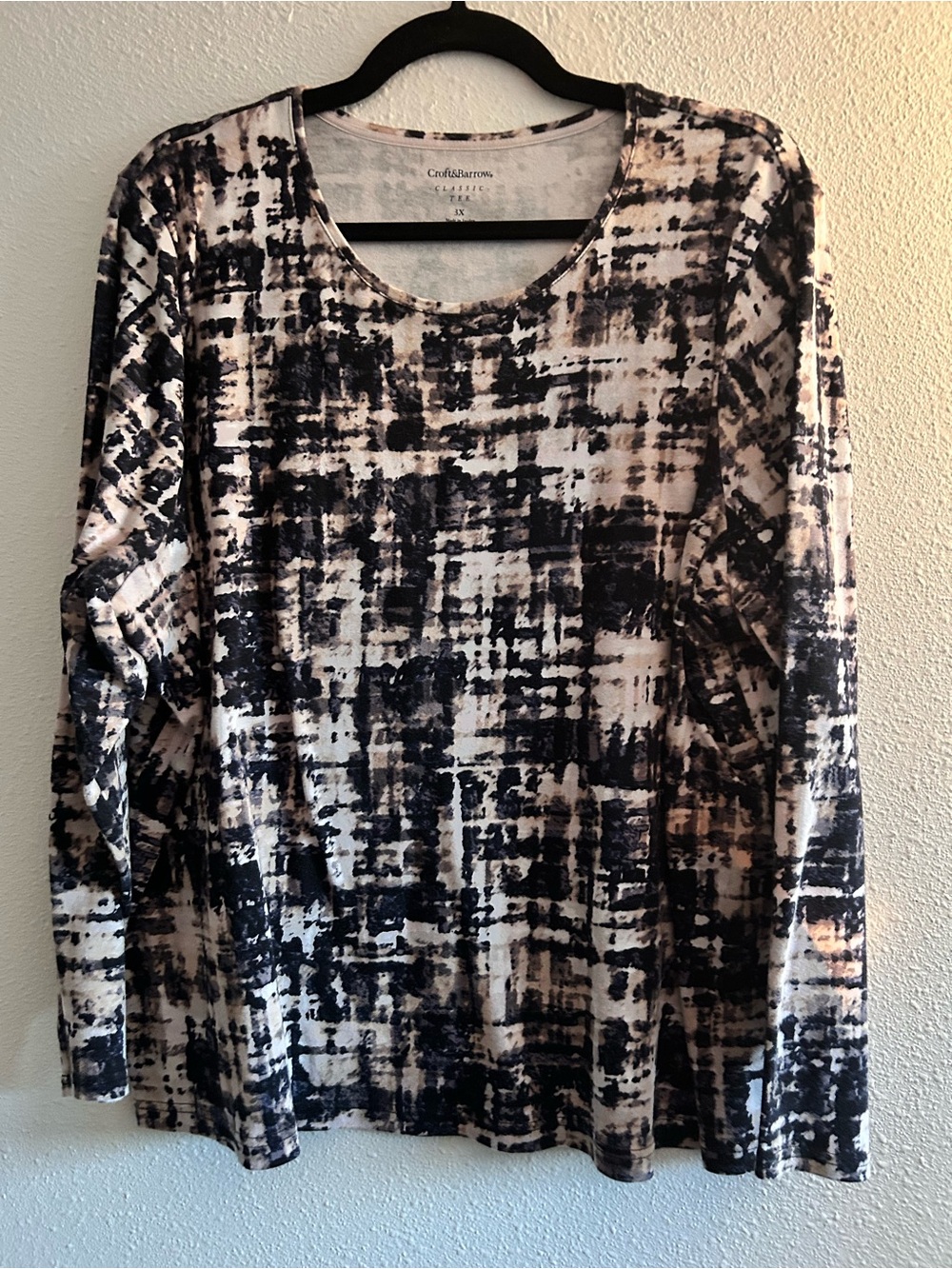 croft & barrow Black and Cream Abstract Print Long-Sleeve Tee